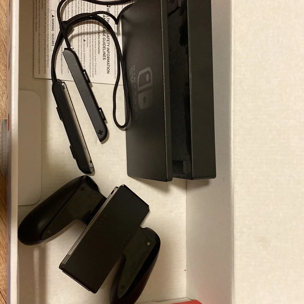 Brand new Nintendo switch 2017 - Picture 5 of 9